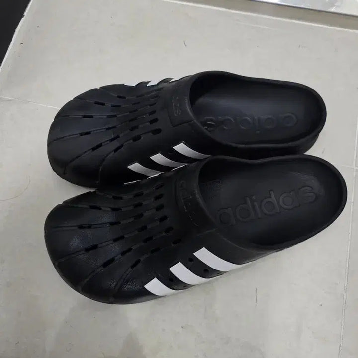 [BUNJANG] Adidas Adilette Clog Slides Black / 아디다스 아딜렛 클로그 블랙 슬리퍼
