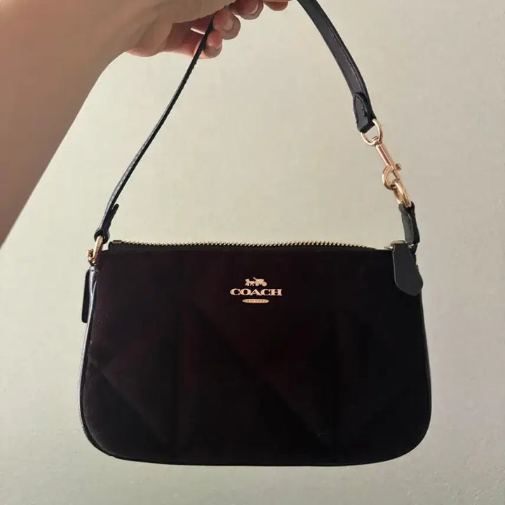 [BUNJANG] Coach Black Suede Mini Shoulder Bag / 코치 블랙 스웨이드 미니 숄더백
