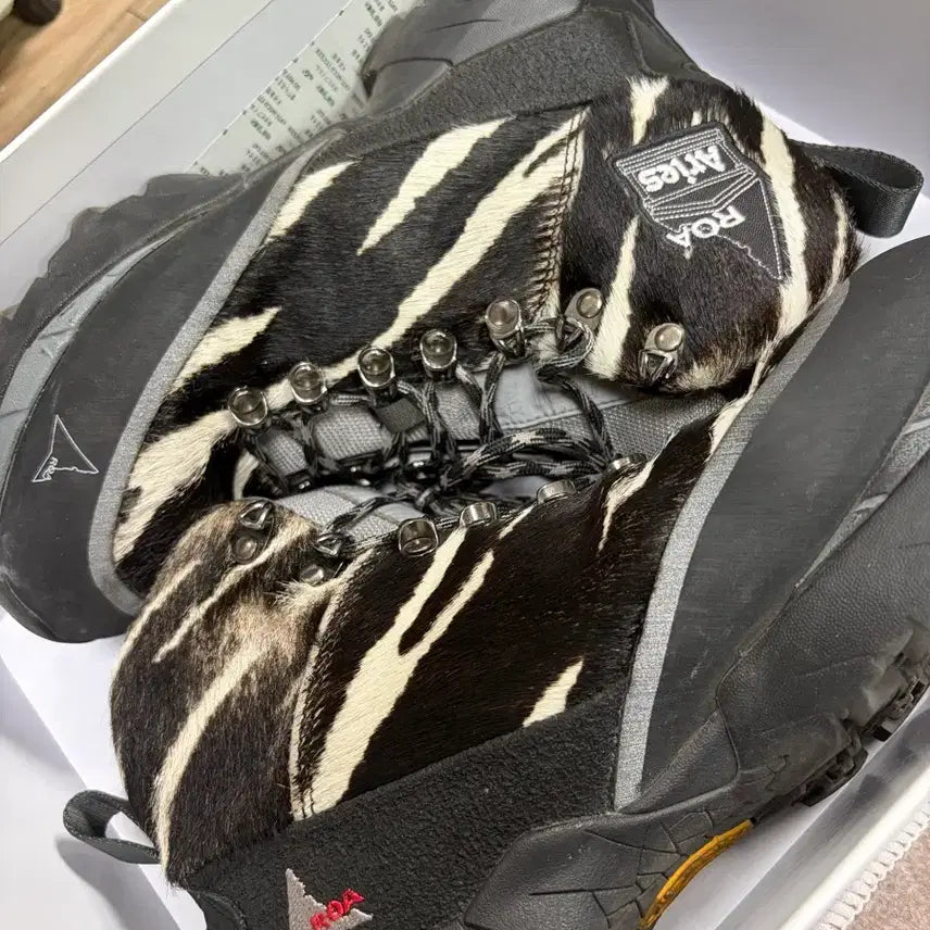 [BUNJANG] ROA x Aries Andreas Zebra Size 40 / ROA x Aries 안드레아스 지브라 40 사이즈