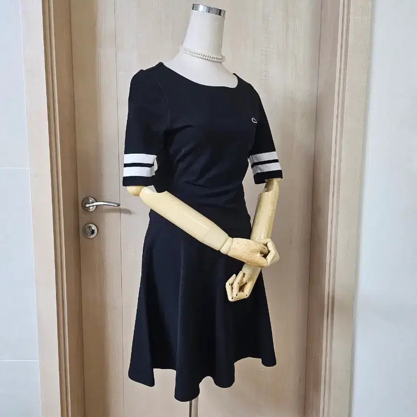 [BUNJANG] Lacoste Black Stripe Short Sleeve Dress / 라코스테 블랙 스트라이프 반팔 원피스 미사용