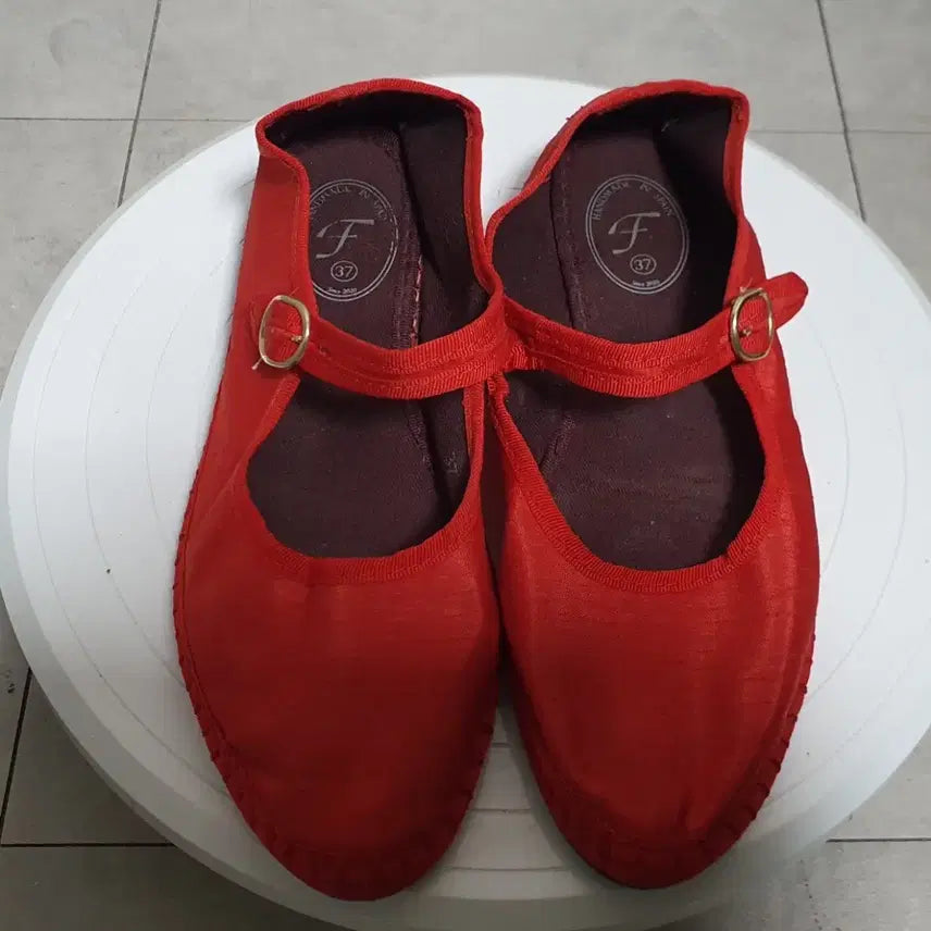 [BUNJANG] Flabelus Mary Jane Style Flat Shoes - Spanish Silk &amp; Buckle Strap (EU 37) / 스페인 플라블루스 메리 제인 스타일 플랫 슈즈 235-240mm(EU37