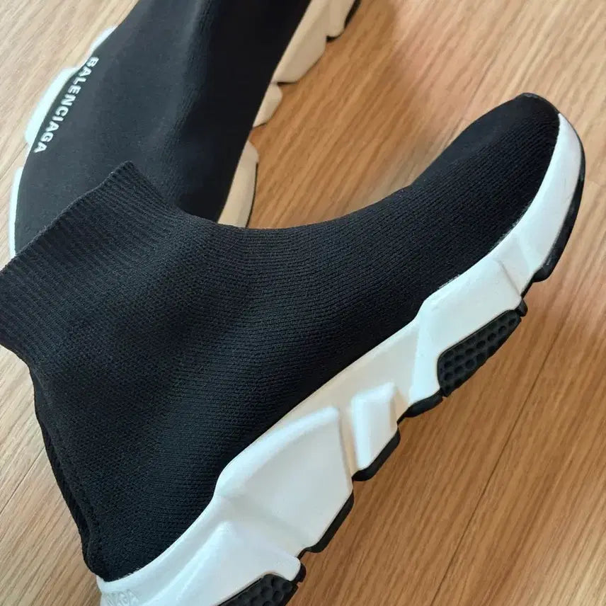 [BUNJANG] Balenciaga Speedrunner Sneakers / 발렌시아가 스피드러너 36