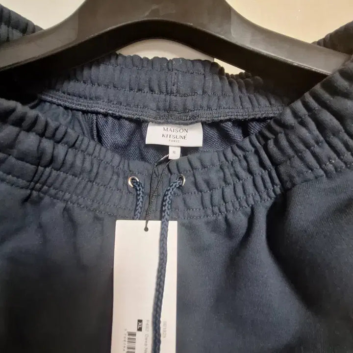[BUNJANG] Maison Kitsuné Navy Fox Patch Shorts / 메종키츠네 네이비 폭스 반바지 새상품 무료배송