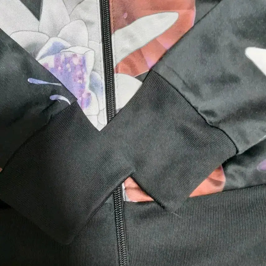 [BUNJANG] Adidas Flower Pattern Track Top Black S / 아디다스 플라워 패턴 트랙탑 블랙 S