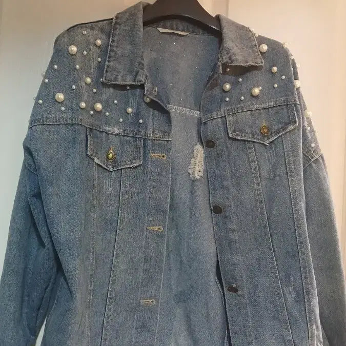 [BUNJANG] Pearl Detail Denim Jacket / 진주 디테일 데님 청자켓 77