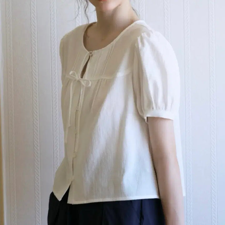 [BUNJANG] Tilbury Sage Yoke Blouse - Ivory / 틸버 세이지 요크 블라우스