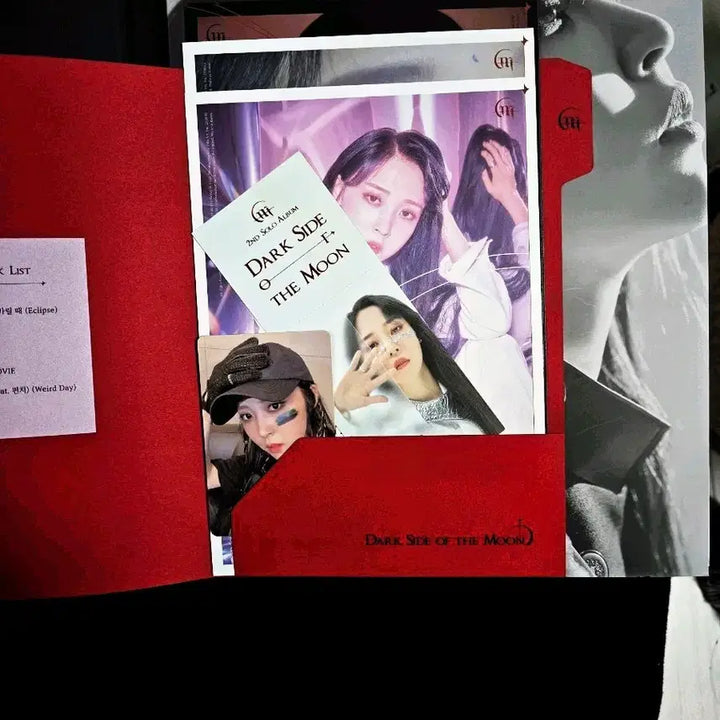 [BUNJANG] Mamamoo Moonbyul Dark Side of the Moon Photocard / 마마무 문별 Dark Side of the Moon 앨범 포카 처분 급처