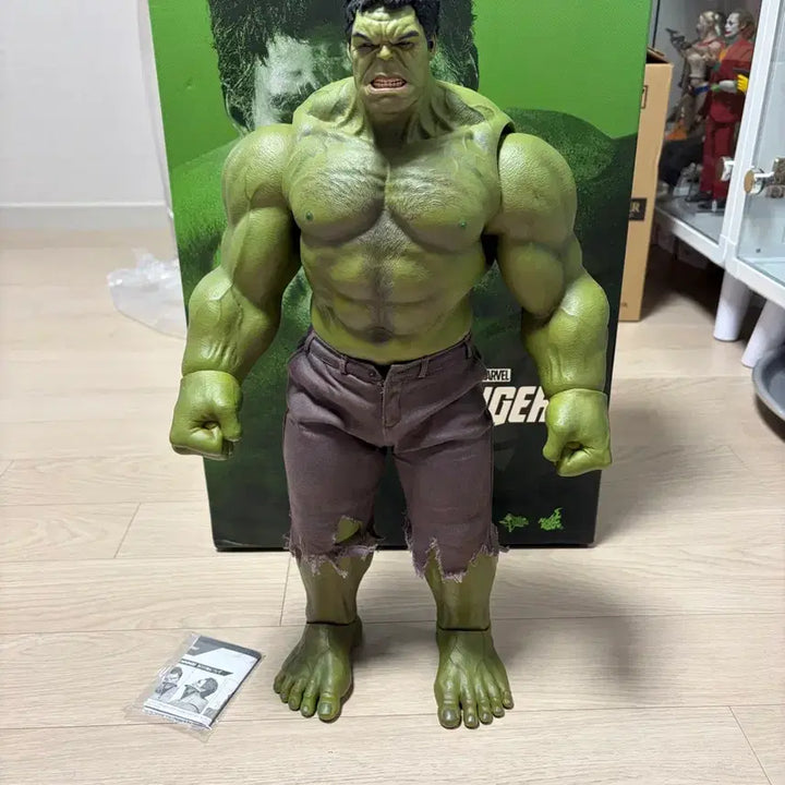 [BUNJANG] Hot Toys Hulk Ripped Jeans Version / 핫토이 헐크 찢바헐크
