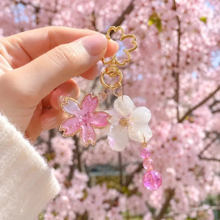 [BUNJANG] Handmade Cherry Blossom Pressed Flower Keyring / [택포/한정/자체제작] 벚꽃 압화 키링