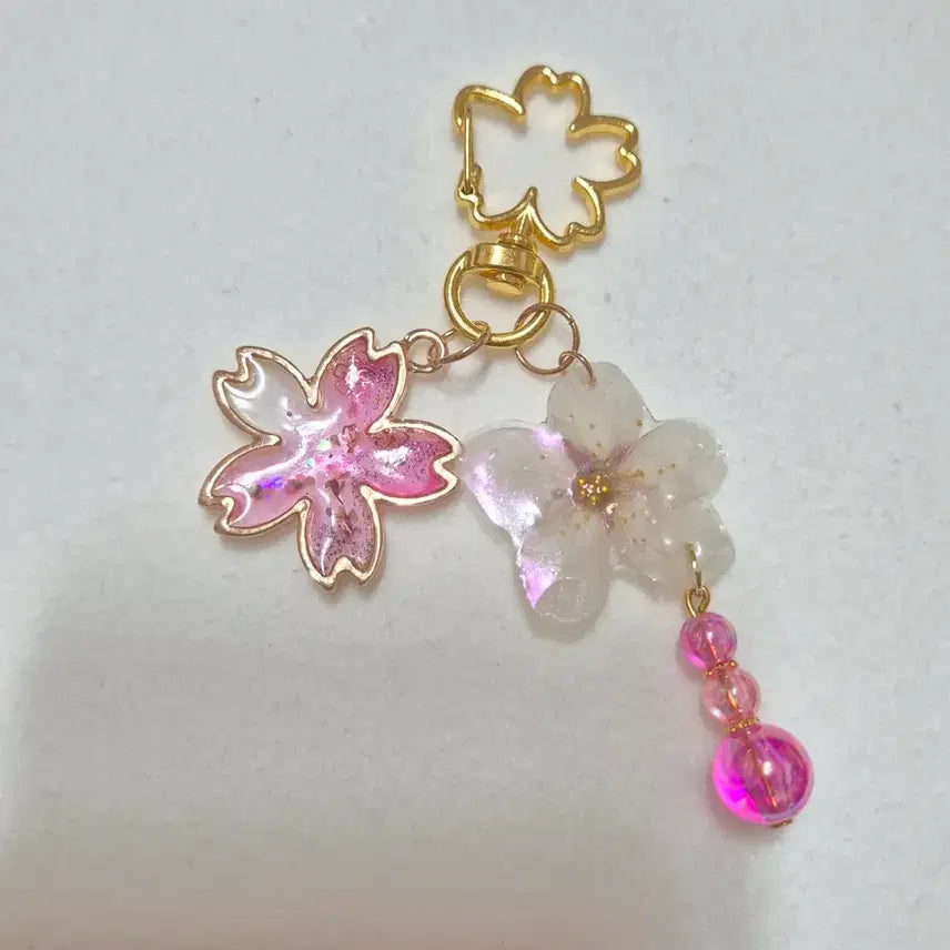 [BUNJANG] Handmade Cherry Blossom Pressed Flower Keyring / [택포/한정/자체제작] 벚꽃 압화 키링