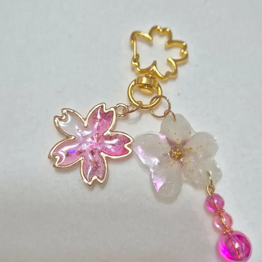 [BUNJANG] Handmade Cherry Blossom Pressed Flower Keyring / [택포/한정/자체제작] 벚꽃 압화 키링