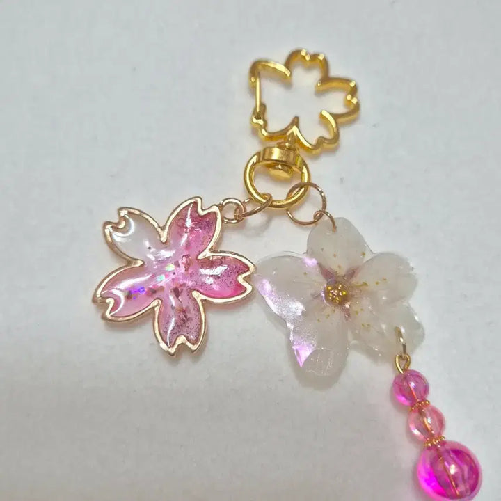 [BUNJANG] Handmade Cherry Blossom Pressed Flower Keyring / [택포/한정/자체제작] 벚꽃 압화 키링