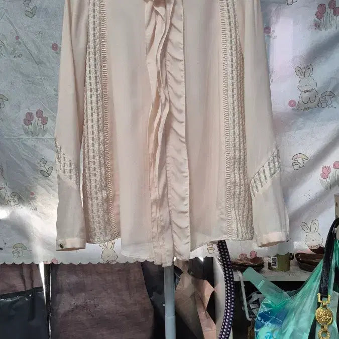 [BUNJANG] SJSJ Embroidered Blouse / SJSJ   (펀칭 자수+핸드메이드) 블라우스