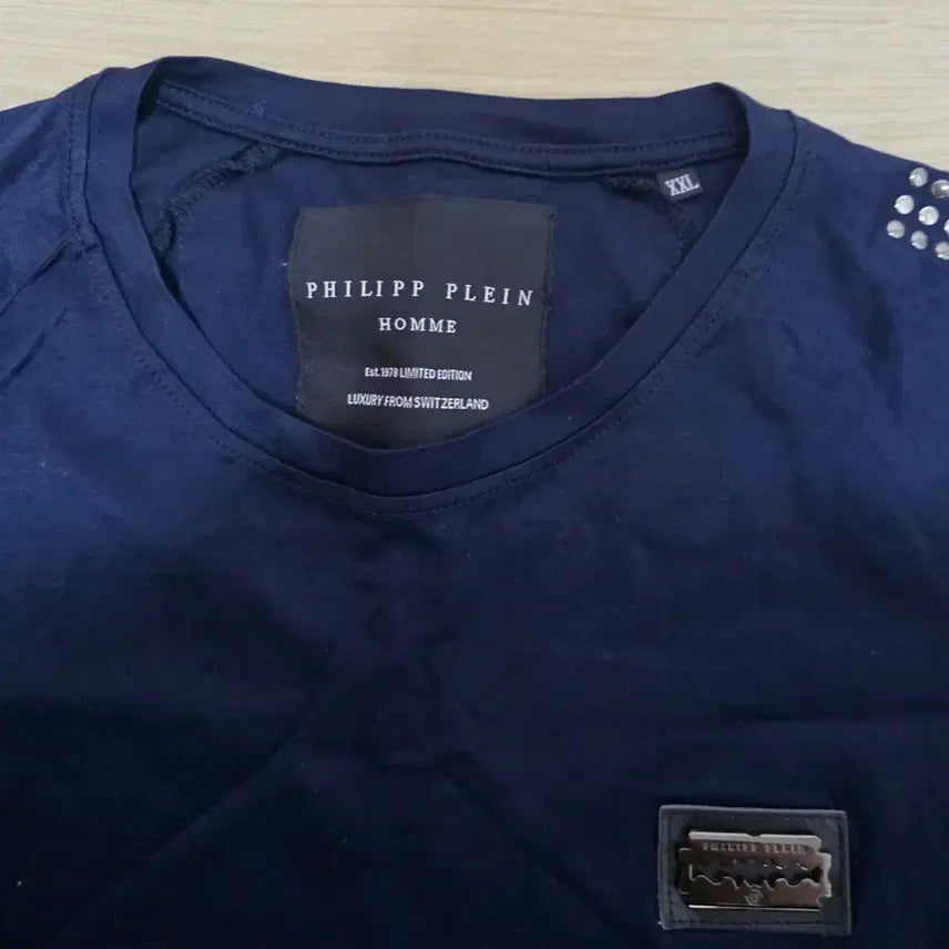 [BUNJANG] Philipp Plein Navy Studded Short Sleeve T-Shirt / 필립플레인 네이비 스터드 반팔 티셔츠