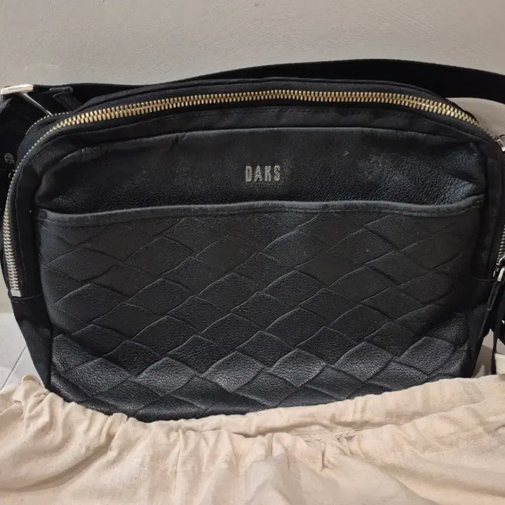 [BUNJANG] Daks Black Weaving Crossbody Bag / 닥스 정품 블랙 위빙 크로스백 판매합니다