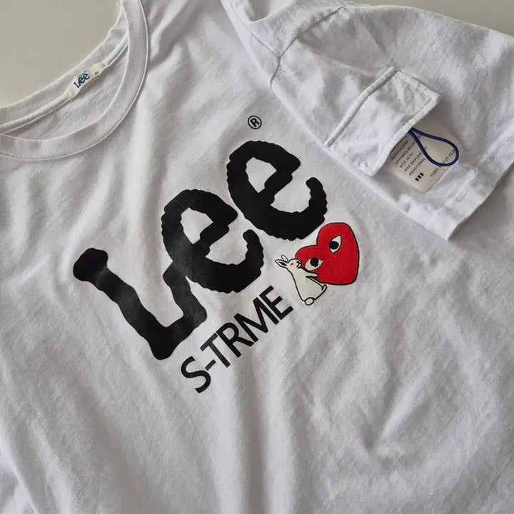[BUNJANG] Unisex Oversized T-Shirt with Lee Logo and Heart Print / 오버핏 명품스러운 반팔티셔츠(공용