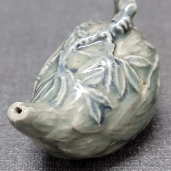 [BUNJANG] Celadon Porcelain Stem-shaped Inkstone / 청자 줄기형 연적