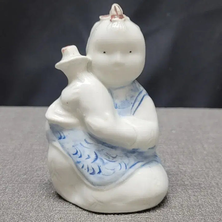[BUNJANG] Joseon Dynasty White Porcelain Boy Figurine Inkstone / 백자 동자형 연적 도자기