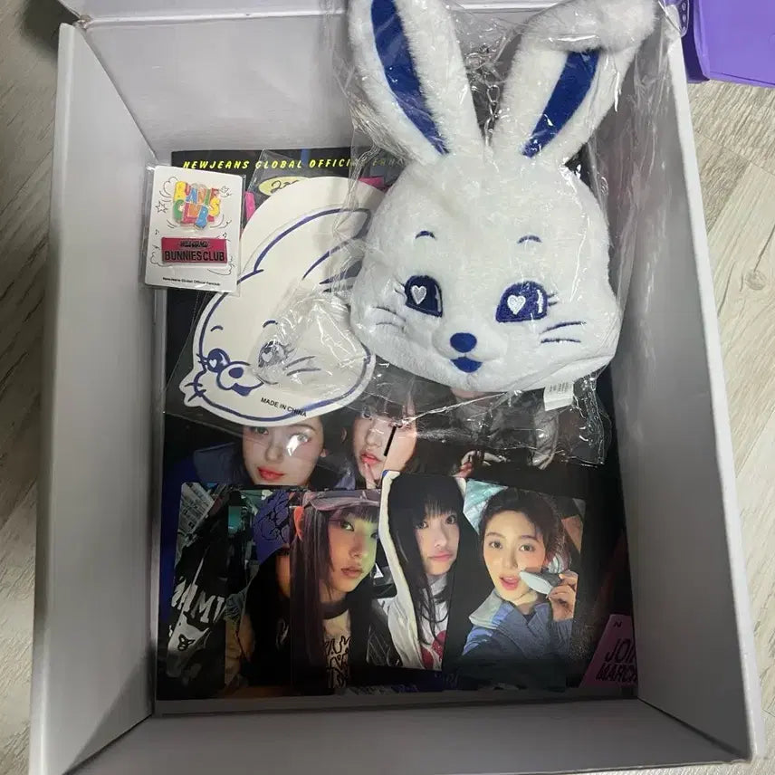 [BUNJANG] NewJeans Bunnies Club 1st Generation Bunny Edition Kit Full Set / 뉴진스 버니즈 클럽 토끼에디션 키트 1기 풀구성