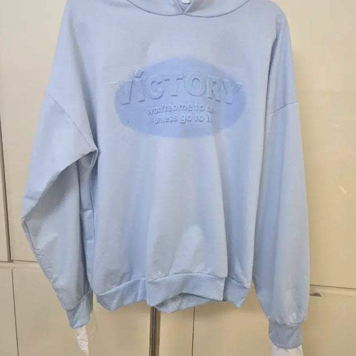 [BUNJANG] VICTORY Lettering Sky Blue Hoodie / VICTORY 레터링 하늘색 후드티