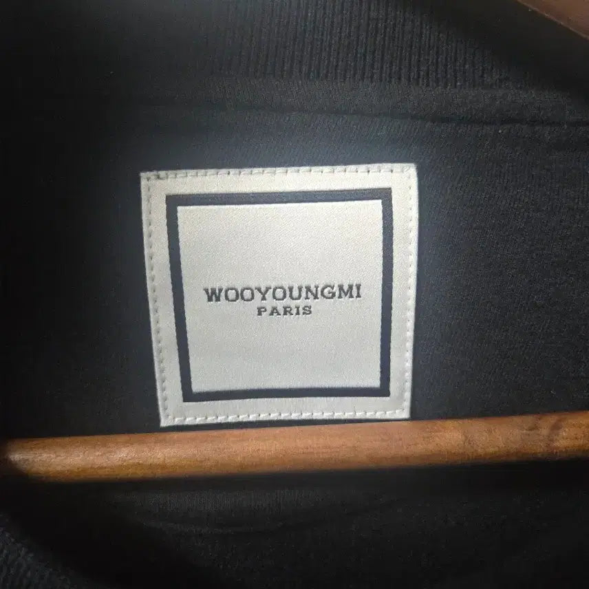 [BUNJANG] Wooyoungmi Logo Pocket Oversized Sweatshirt with Side Slits / 우영미 로고 포켓 사이드 트임 오버 스웻셔츠