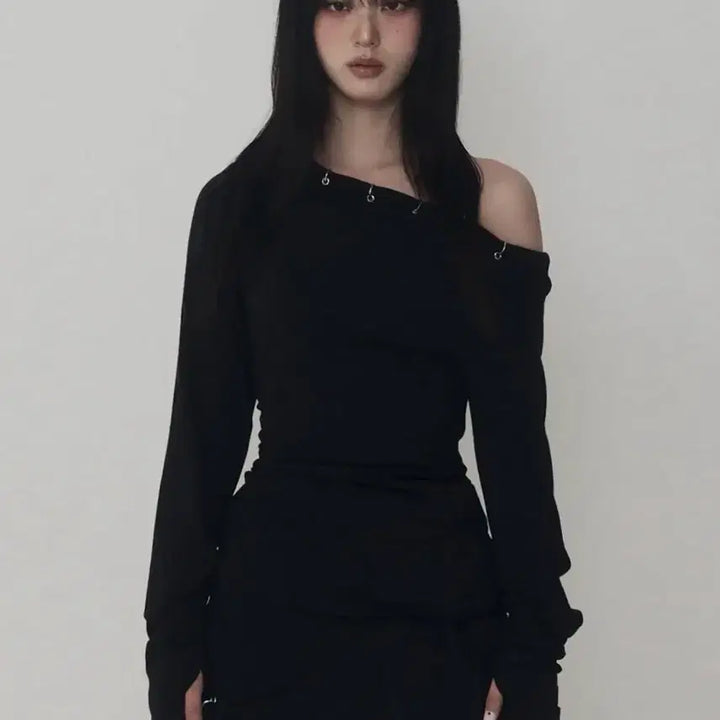 [BUNJANG] E.T. O.SOME Piercing Drape Setup Long Sleeve (Black) / 에트오소메 피어싱 드레이프 셋업 롱 슬리브 (블랙)