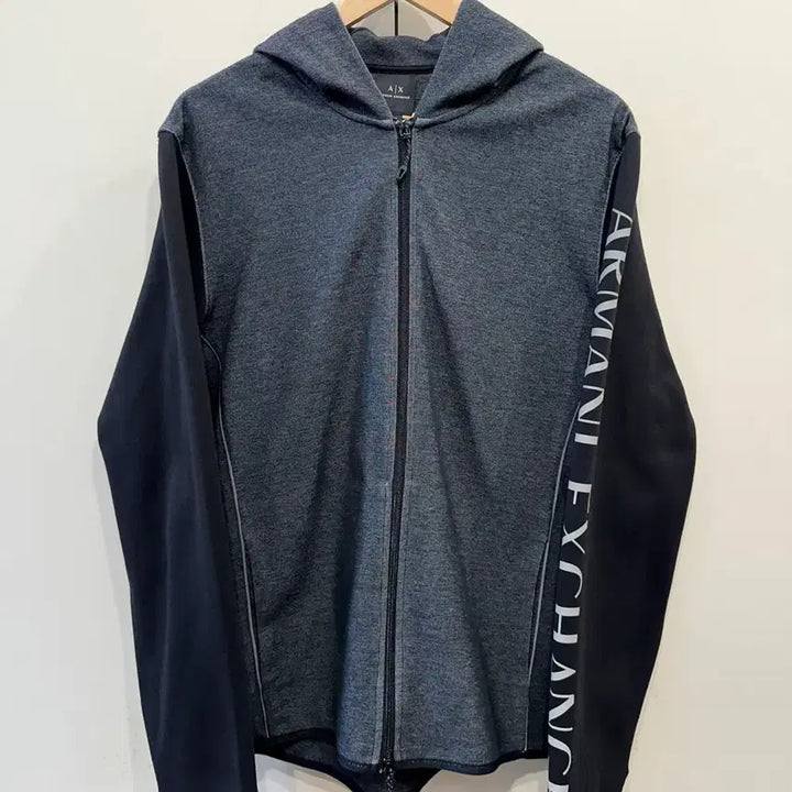 [BUNJANG] Armani Exchange Logo Zip-Up Hoodie / 아르마니 익스체인지 로고 후드 집업