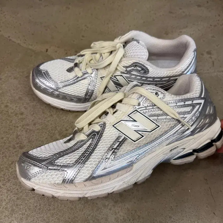[BUNJANG] New Balance 1906 Metallic Silver M1906ree / 뉴발란스1906 메탈릭실버 m1906ree