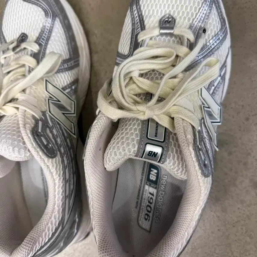 [BUNJANG] New Balance 1906 Metallic Silver M1906ree / 뉴발란스1906 메탈릭실버 m1906ree