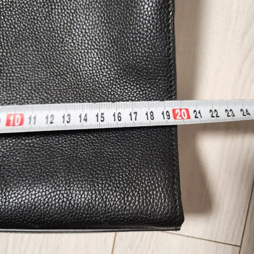 [BUNJANG] Beanpole Accessory Black Eloy Vertical Messenger Bag Mini / 미사용) 빈폴ACC 블랙 엘로이 세로 메신저백 미니 BE78D2M055