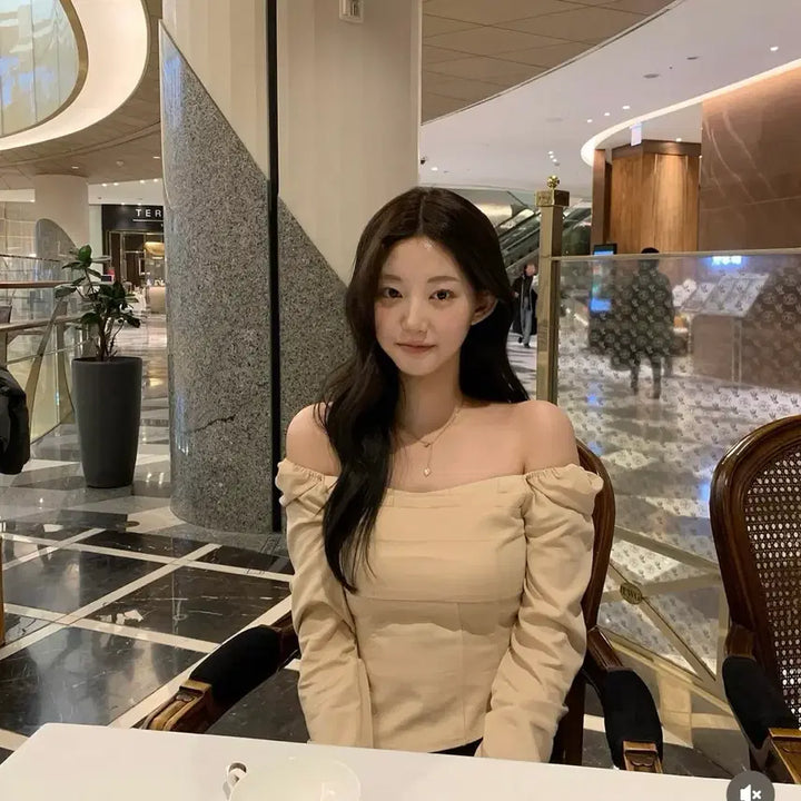 [BUNJANG] JENNIEW Clean Square Blouse Beige S / 제니오 클린 스퀘어 블라우스 베이지 s
