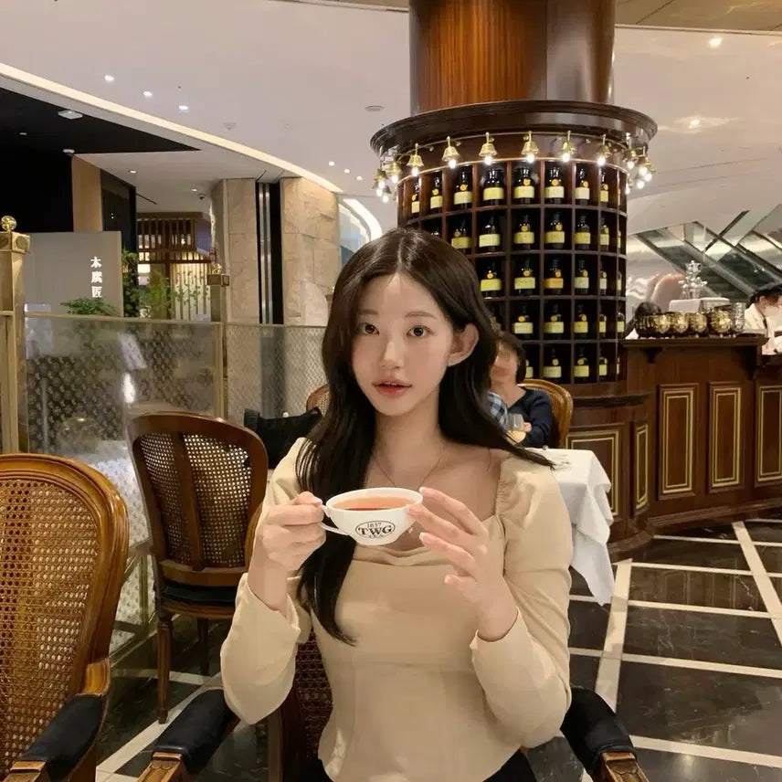 [BUNJANG] JENNIEW Clean Square Blouse Beige S / 제니오 클린 스퀘어 블라우스 베이지 s