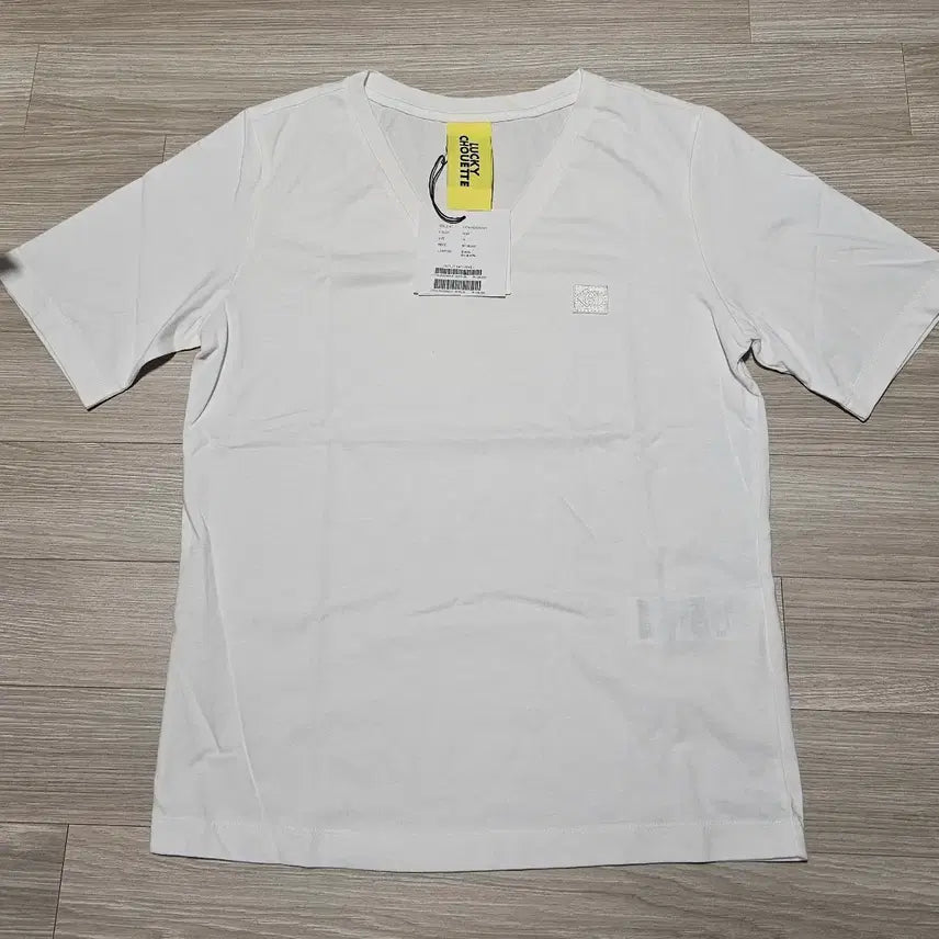 [BUNJANG] Lucky Chouette V-Neck T-Shirt Gray/White / (새제품)럭키슈에뜨 V넥 티셔츠 회색/흰색