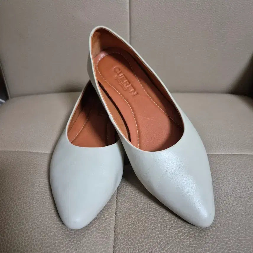[BUNJANG] Kuers Madrid 01 Flat Shoes / 쿠에른 마드리드 01 플랫슈즈