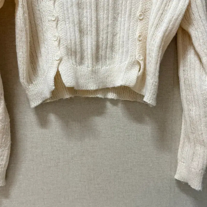 [BUNJANG] Ivory Cropped Knit Sweater (Size XS-S) / (여성복) 아이보리 크롭 니트 (~55반)