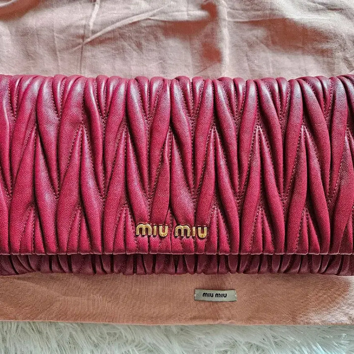 [BUNJANG] Miu Miu Matelassé Red Lambskin Gold Chain Clutch Bag / 정품 미우미우 마틀라세 레드 램스킨 금장 체인 클러치백