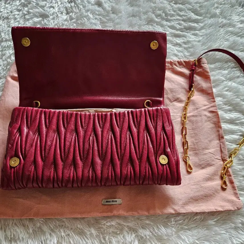[BUNJANG] Miu Miu Matelassé Red Lambskin Gold Chain Clutch Bag / 정품 미우미우 마틀라세 레드 램스킨 금장 체인 클러치백