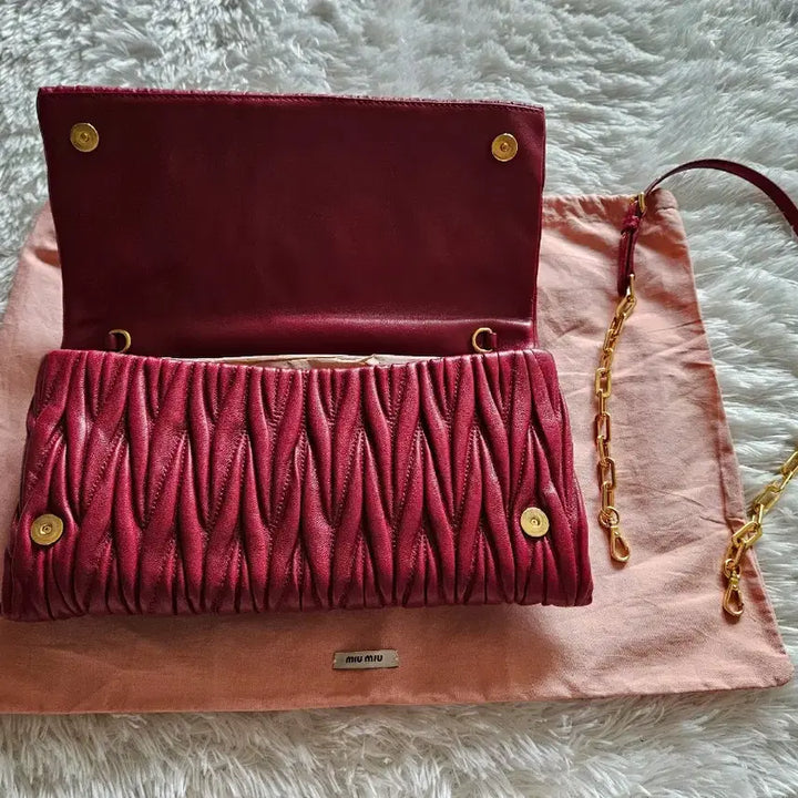 [BUNJANG] Miu Miu Matelassé Red Lambskin Gold Chain Clutch Bag / 정품 미우미우 마틀라세 레드 램스킨 금장 체인 클러치백