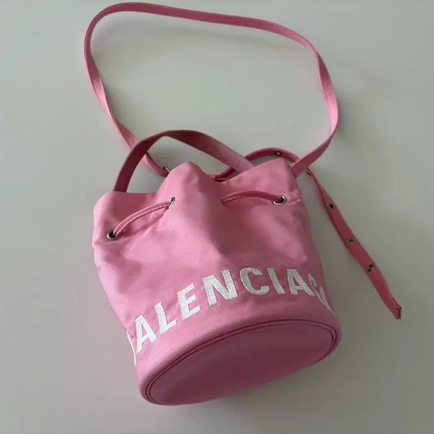 [BUNJANG] Balenciaga Wheel Drawstring Bucket Bag XS / 발렌시아가 휠 드로스트링 버킷백 xs
