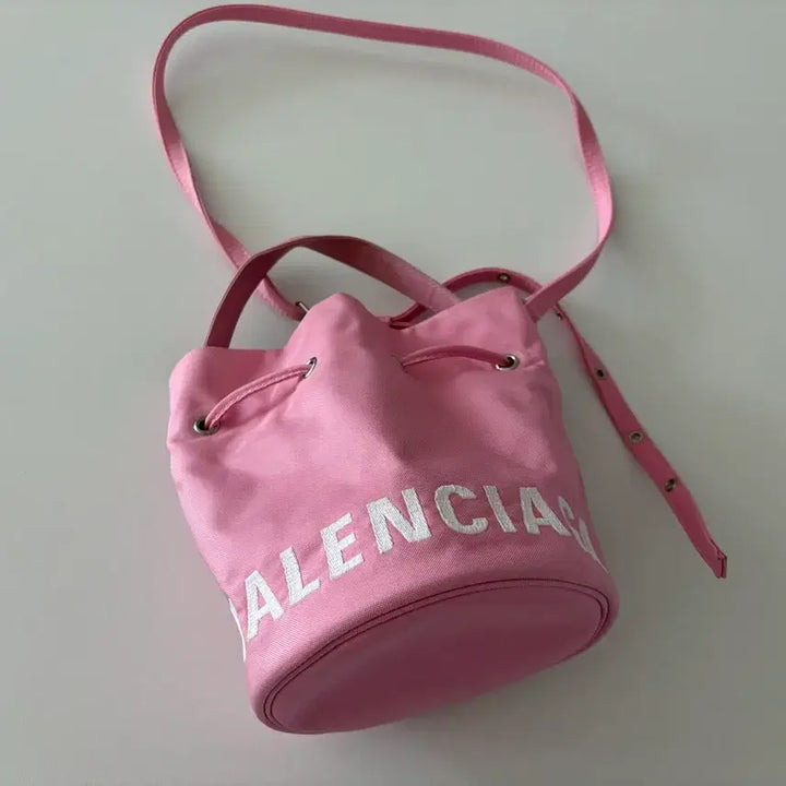 [BUNJANG] Balenciaga Wheel Drawstring Bucket Bag XS / 발렌시아가 휠 드로스트링 버킷백 xs