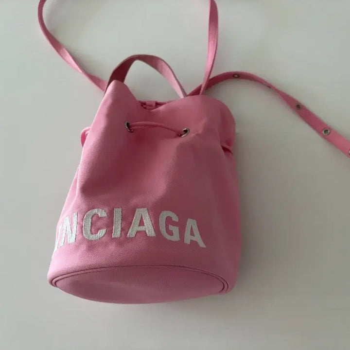 [BUNJANG] Balenciaga Wheel Drawstring Bucket Bag XS / 발렌시아가 휠 드로스트링 버킷백 xs