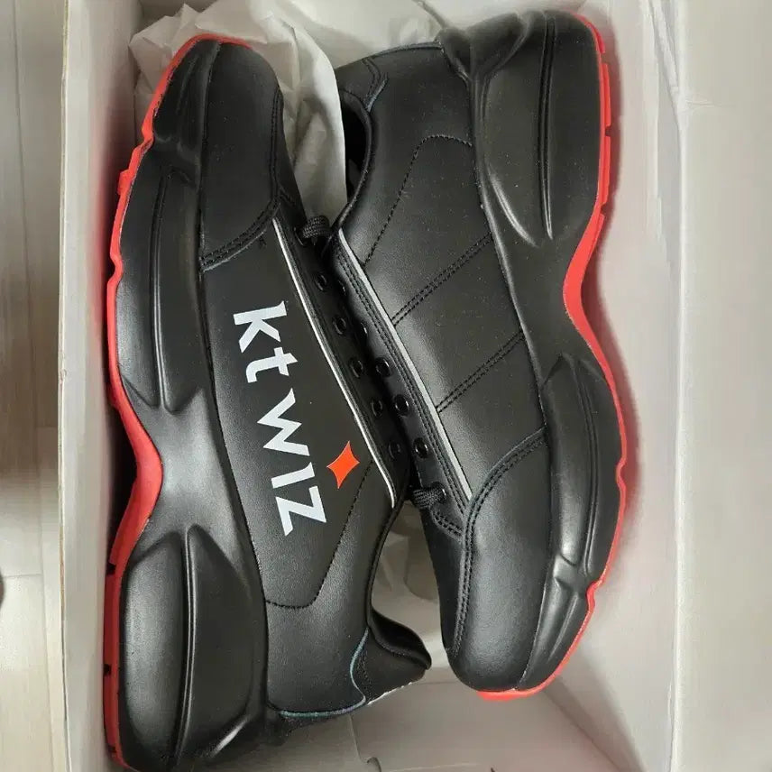 [BUNJANG] KT Wiz KBO Sneakers Size 270 / kt 위즈 kbo 운동화 270 새제품