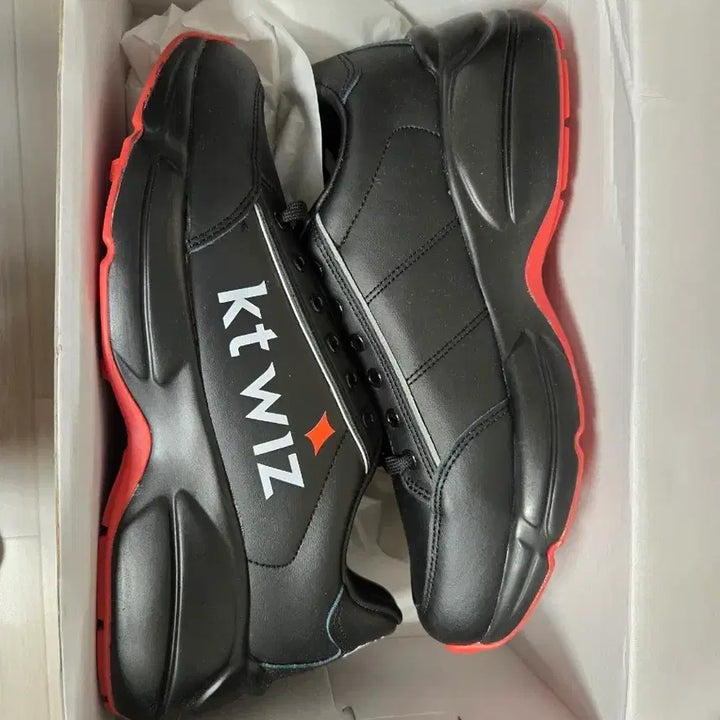 [BUNJANG] KT Wiz KBO Sneakers Size 270 / kt 위즈 kbo 운동화 270 새제품