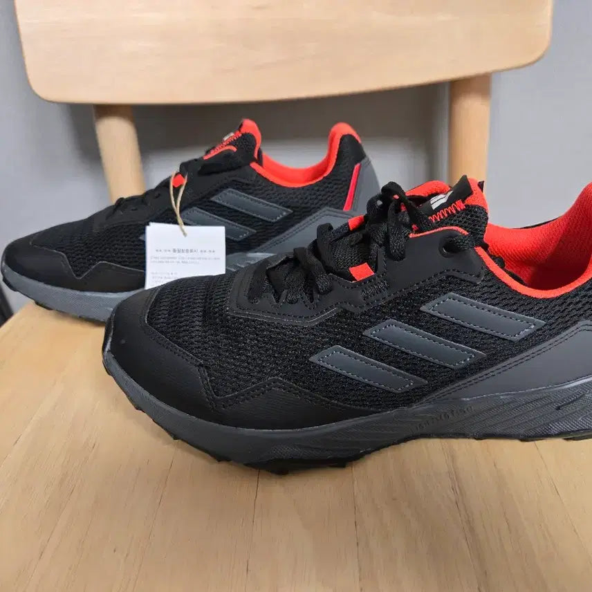 [BUNJANG] Adidas Terrex Tracerocker Shoes Size 270 / 아디다스 트레이스파인더 270 운동화 새제품