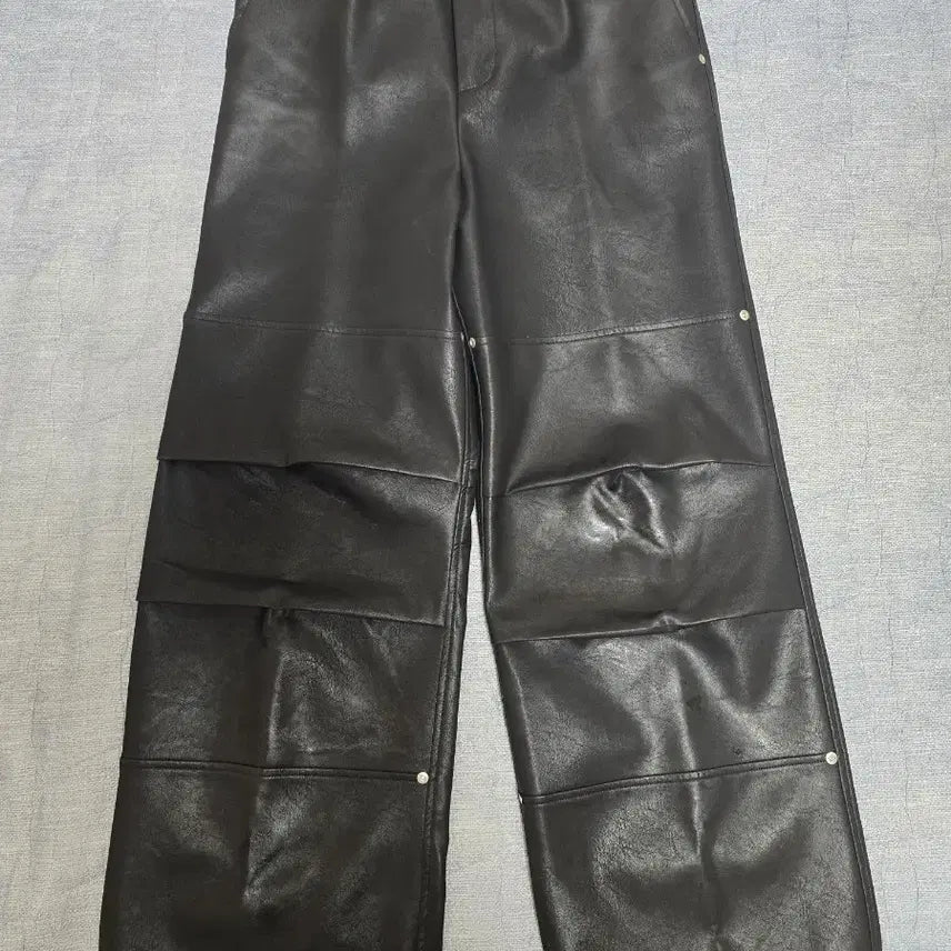 [BUNJANG] La Fait Store Buffing Leather Carpenter Parachute Pants / [라퍼지스토어] 버핑레더 카펜더 파라슈트 팬츠