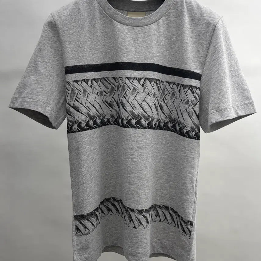 [BUNJANG] Wooyoungmi One-Point Graphic T-Shirt / 우영미 원포인트 반팔티셔츠