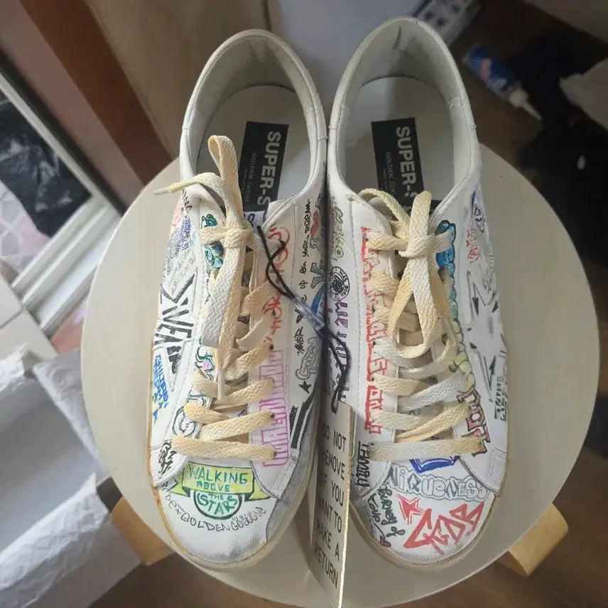 [BUNJANG] Golden Goose Superstar Graffiti Sneakers Size 42 / 새상품) 골든구스 42사이즈 슈퍼스타 낙서 스니커즈 팝니다.선물용 추천
