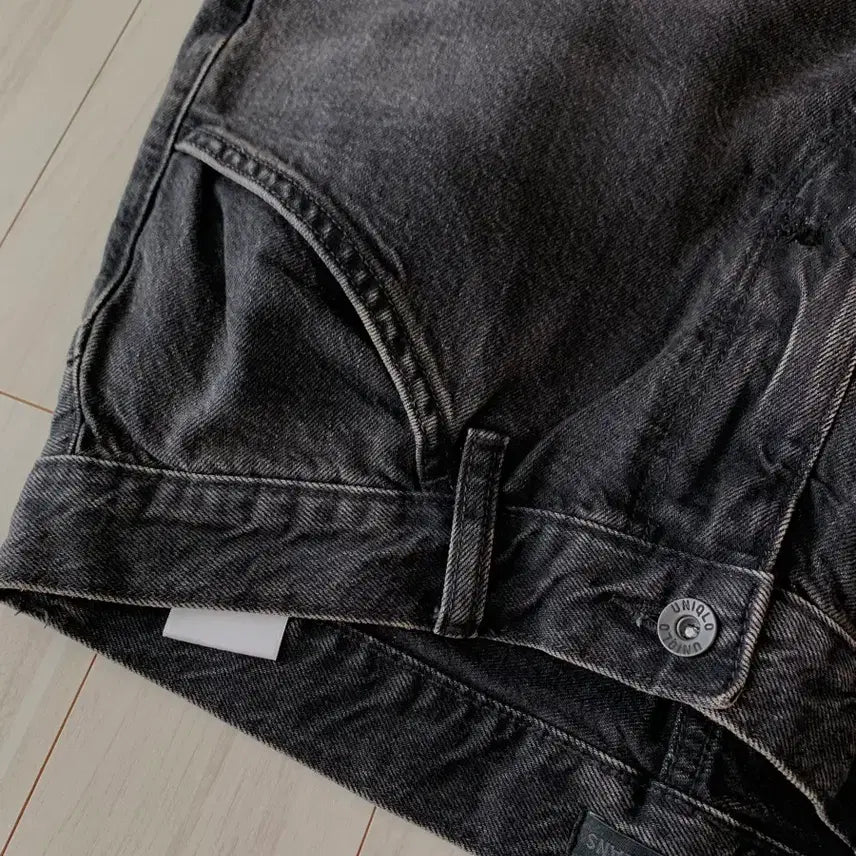 [BUNJANG] Uniqlo Wide Fit Jeans Denim Pants / (새상품) 유니클로 와이드핏 진 데님 팬츠