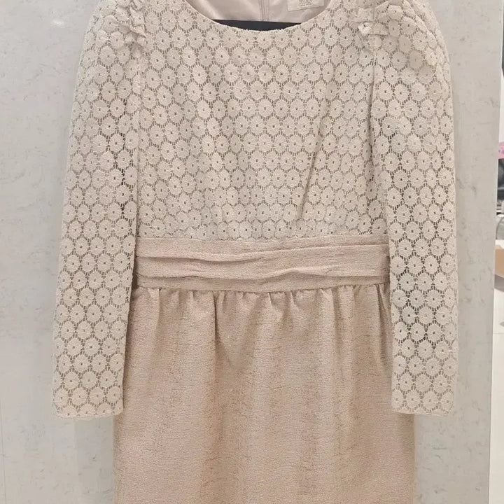 [BUNJANG] Ryan New York Lace Dress Beige / RYAN 리안뉴욕 레이스 원피스 베이지