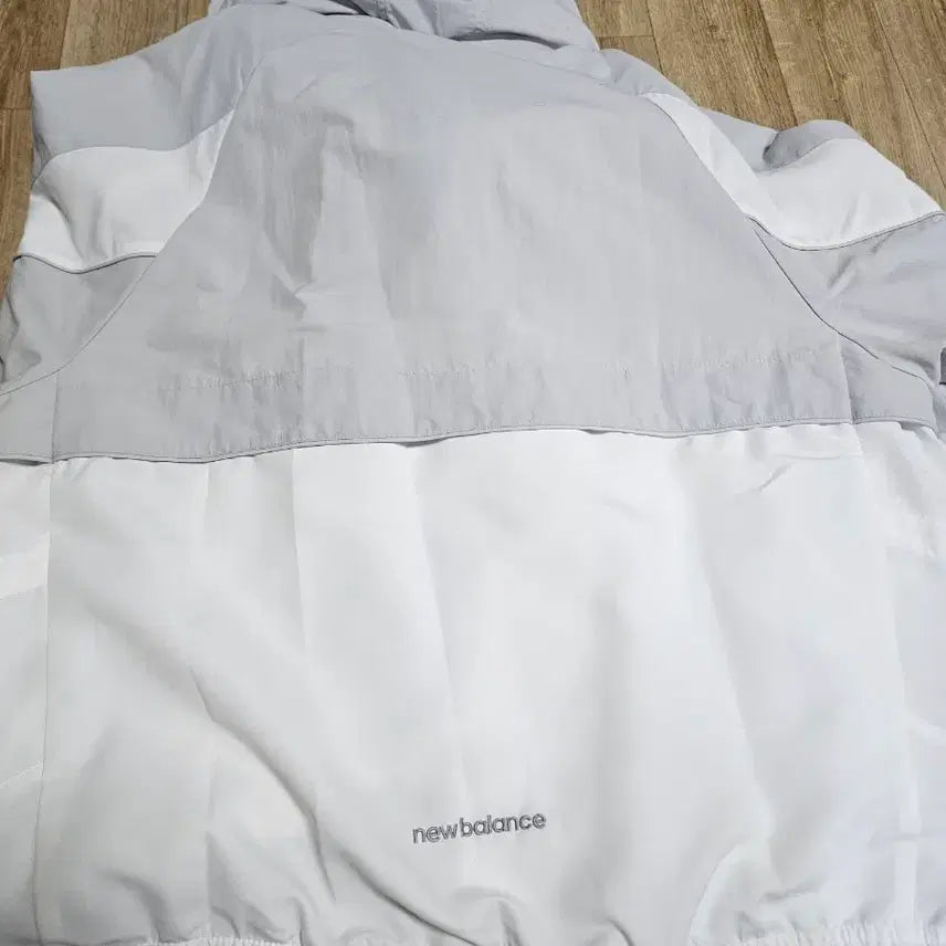 [BUNJANG] New Balance Windbreaker Jacket L / 뉴발란스 바람막이 L